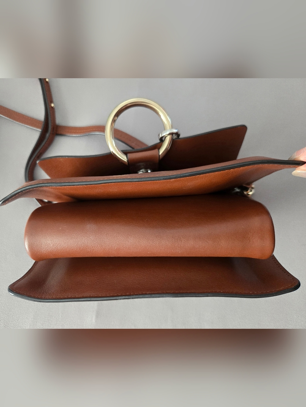 Chloe Faye Crossbody Bag - Picture 3 of 12